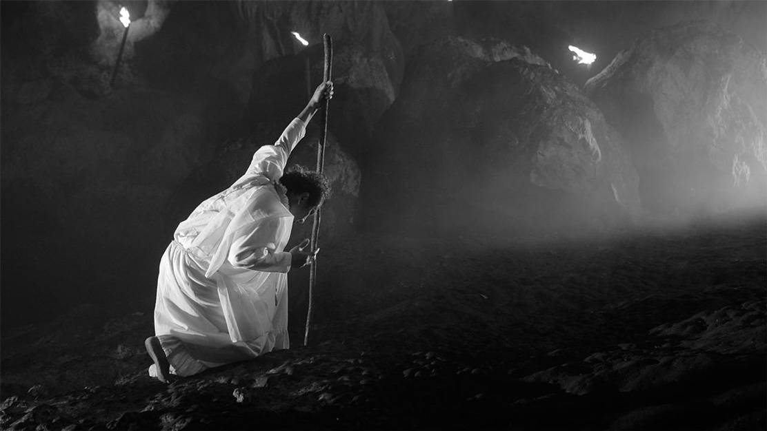A lullaby to the sorrowful mystery (Lav Diaz, 2016)