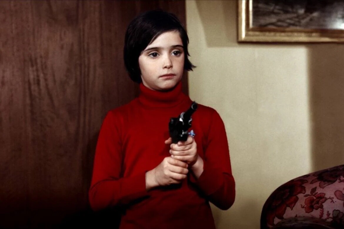 Cría cuervos (1976)
