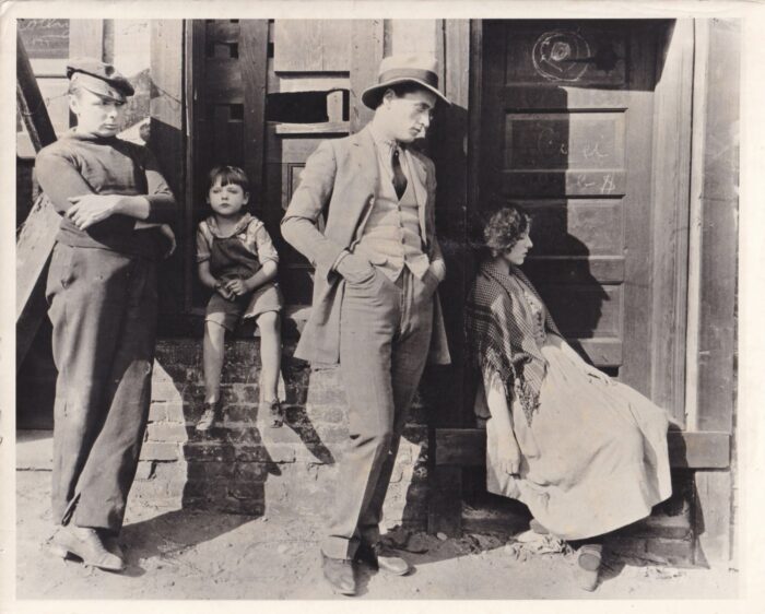 The salvation hunters (Josef von Sternberg, 1925)