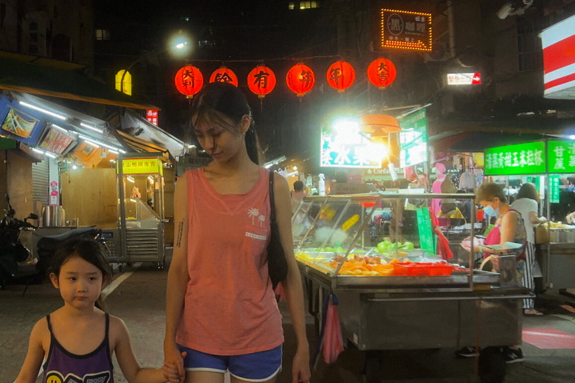 Left-handed girl (Tsou Shih-Ching, 2025)