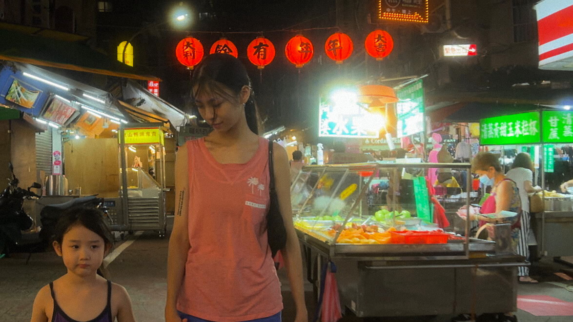 Left-handed girl (Tsou Shih-Ching, 2025)