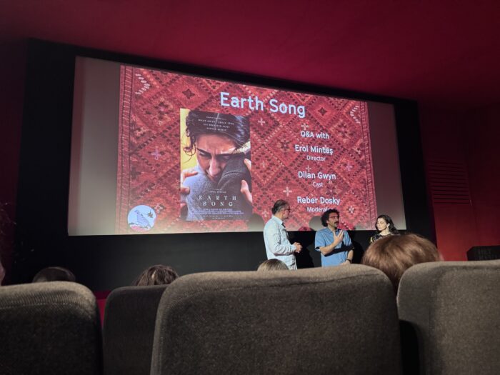 Q&A av Earth song